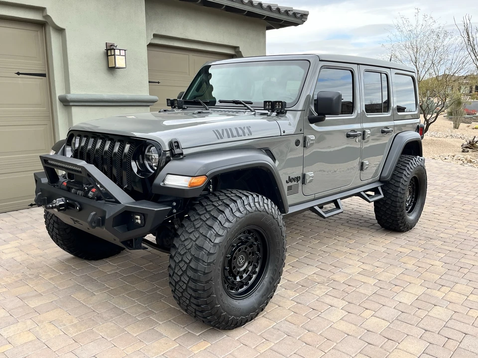 2020 Jeep JL Wrangler - Image 2 of 31