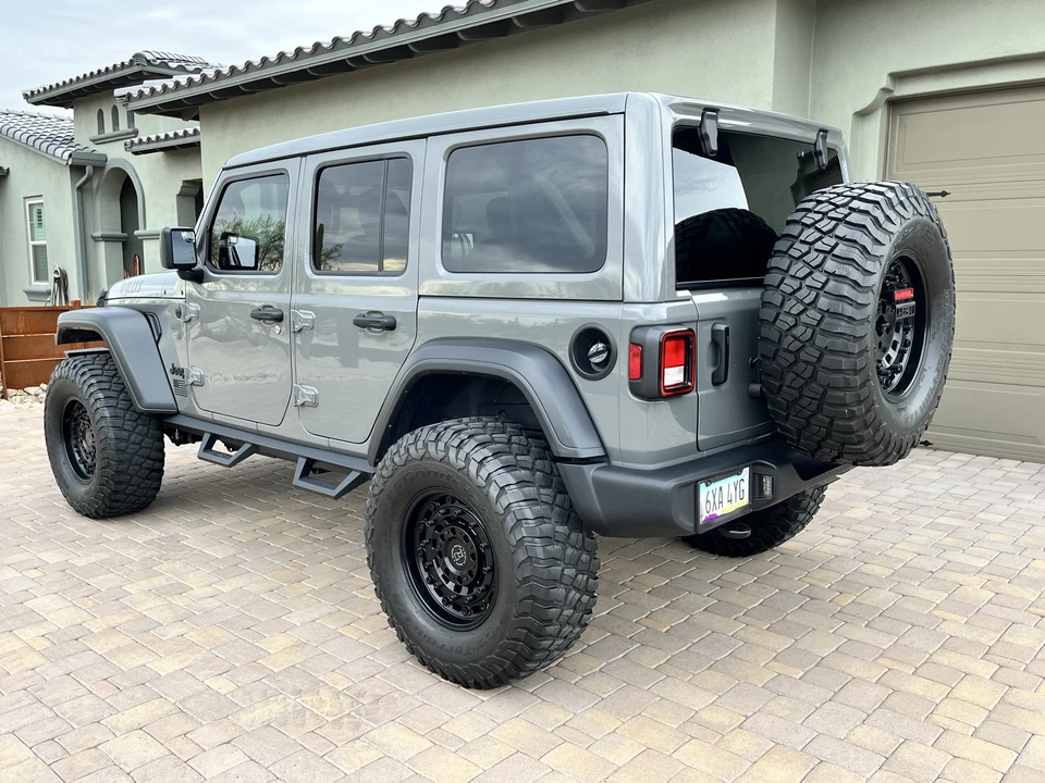 2020 Jeep JL Wrangler - Image 13 of 31