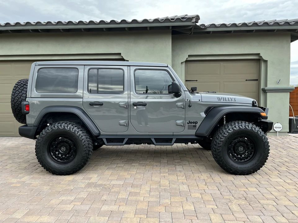 2020 Jeep JL Wrangler - Image 9 of 31