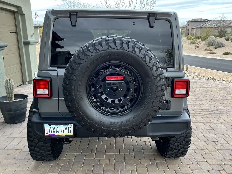 2020 Jeep JL Wrangler - Image 11 of 31
