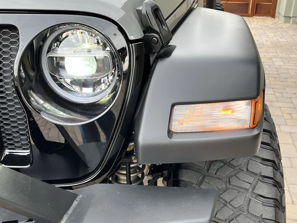 2020 Jeep JL Wrangler - Image 28 of 31