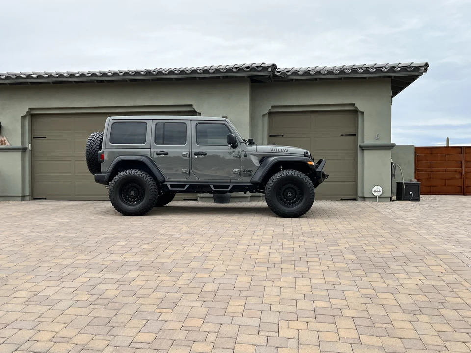 2020 Jeep JL Wrangler - Image 7 of 31