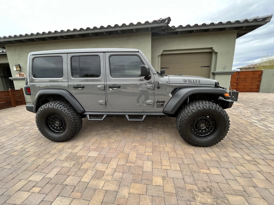 2020 Jeep JL Wrangler - Image 8 of 31