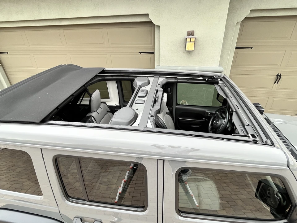 2020 Jeep JL Wrangler - Image 20 of 31