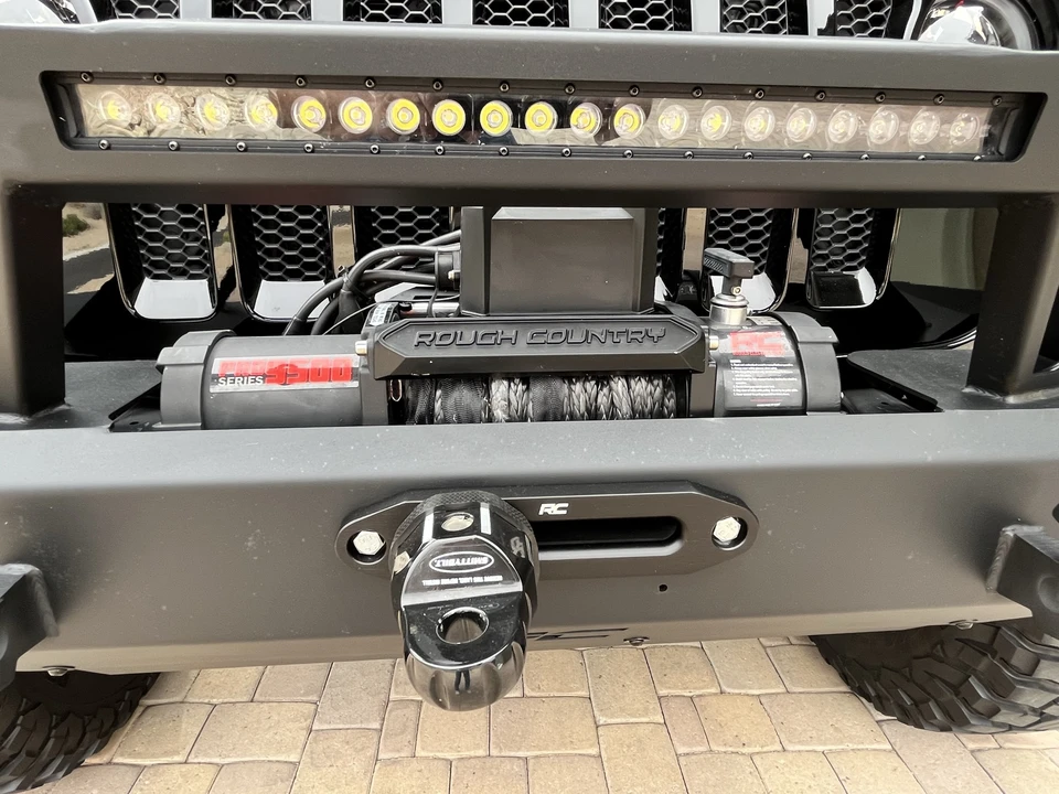 2020 Jeep JL Wrangler - Image 23 of 31
