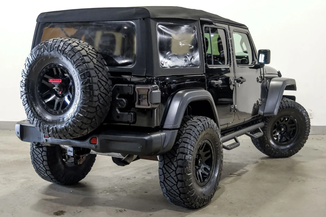 2020 Jeep JL Wrangler - Image 7 of 12