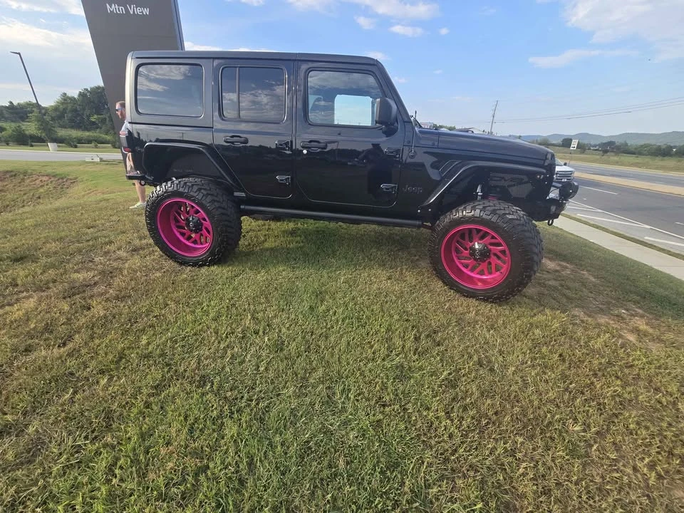 2020 Jeep JL Wrangler - Image 2 of 4