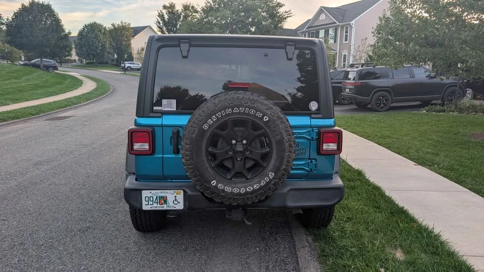2020 Jeep JL Wrangler - Image 5 of 10
