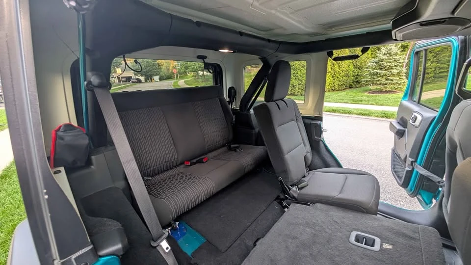 2020 Jeep JL Wrangler - Image 9 of 10