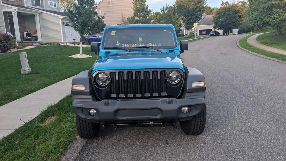 2020 Jeep JL Wrangler - Image 2 of 10