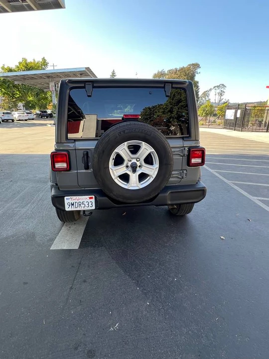 2020 Jeep JL Wrangler - Image 4 of 8