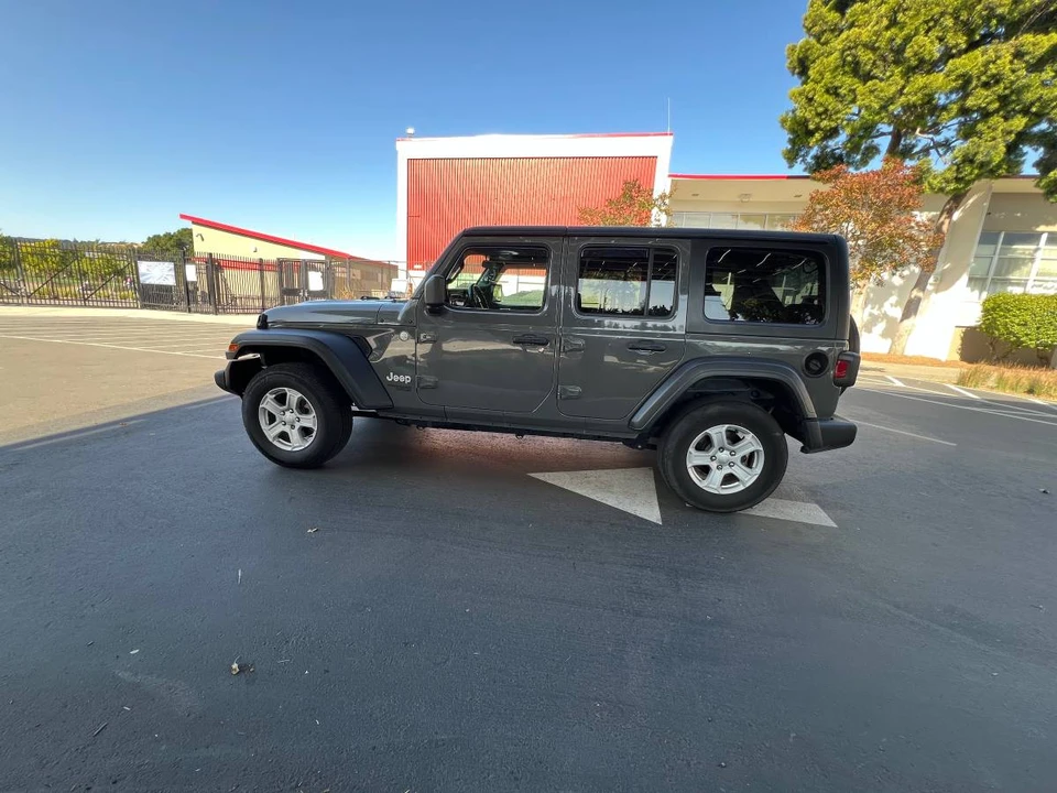 2020 Jeep JL Wrangler - Image 3 of 8