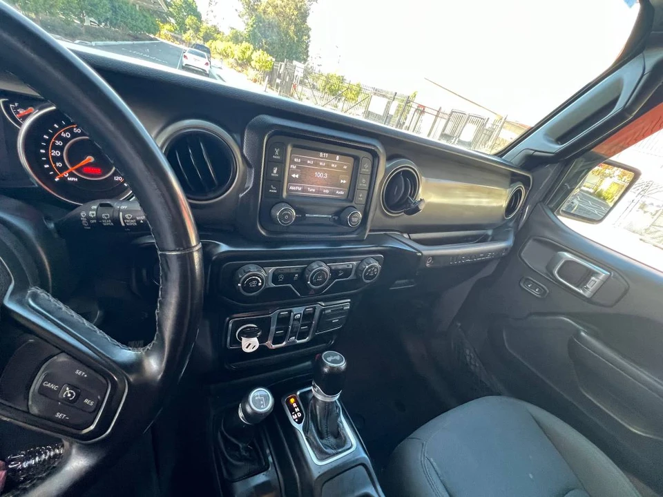 2020 Jeep JL Wrangler - Image 5 of 8