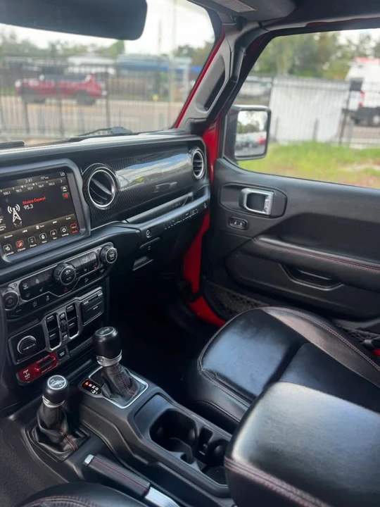 2020 Jeep JL Wrangler - Image 15 of 19