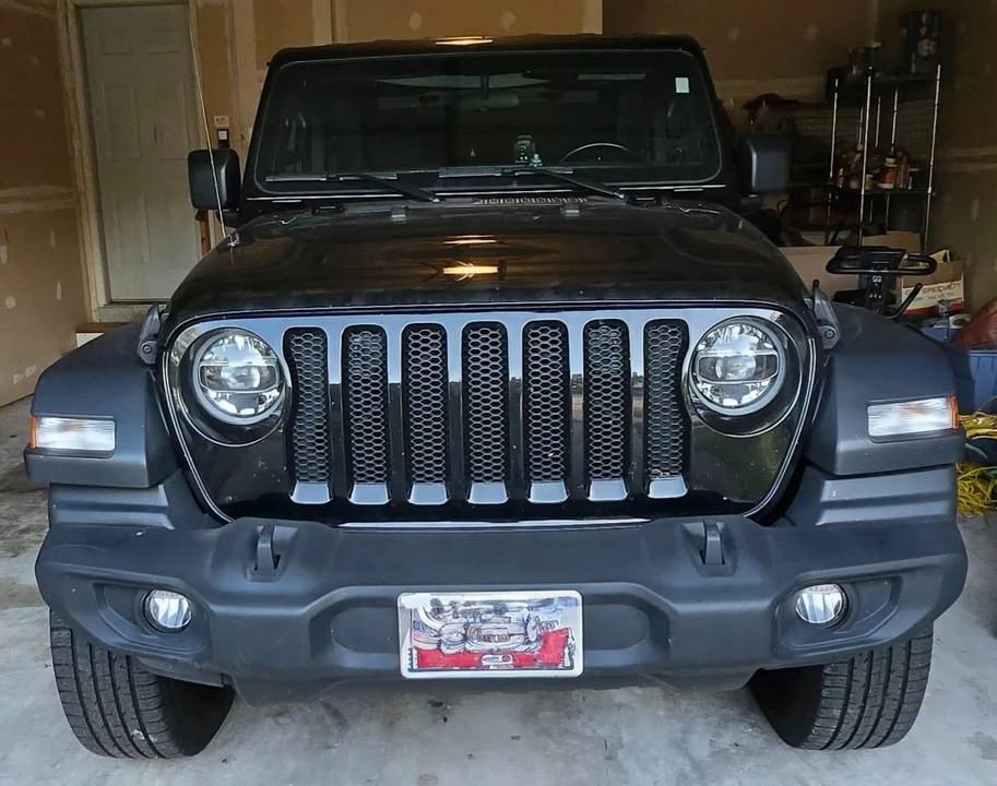 2020 Jeep JL Wrangler - Image 3 of 3