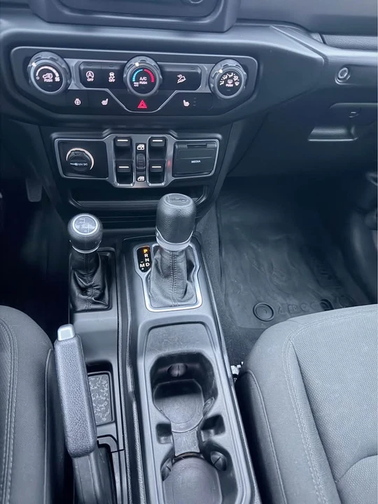 2020 Jeep JL Wrangler - Image 16 of 18