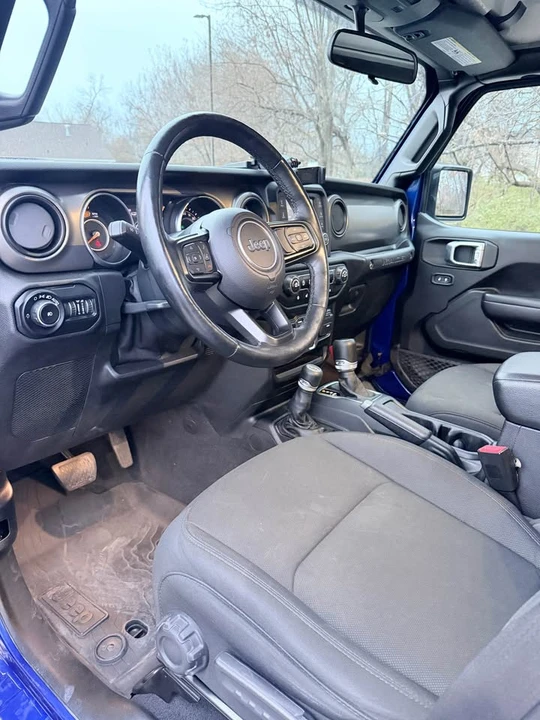 2020 Jeep JL Wrangler - Image 15 of 18