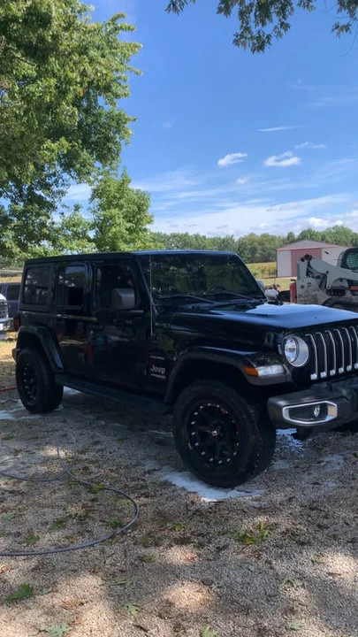 2020 Jeep JL Wrangler - Image 15 of 18