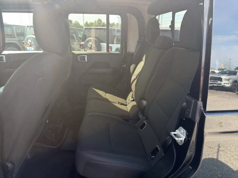 2020 Jeep JT Gladiator - Image 17 of 18