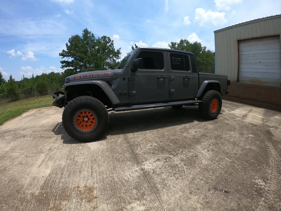 2020 Jeep JT Gladiator - Image 2 of 10