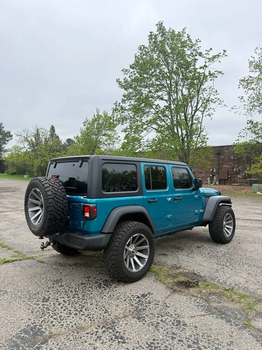 2020 Jeep JL Wrangler - Image 5 of 13