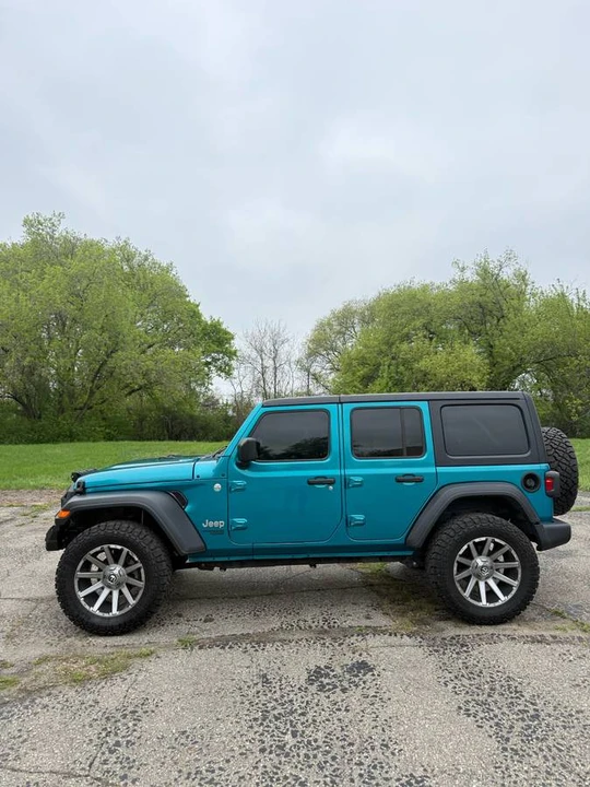 2020 Jeep JL Wrangler - Image 2 of 13