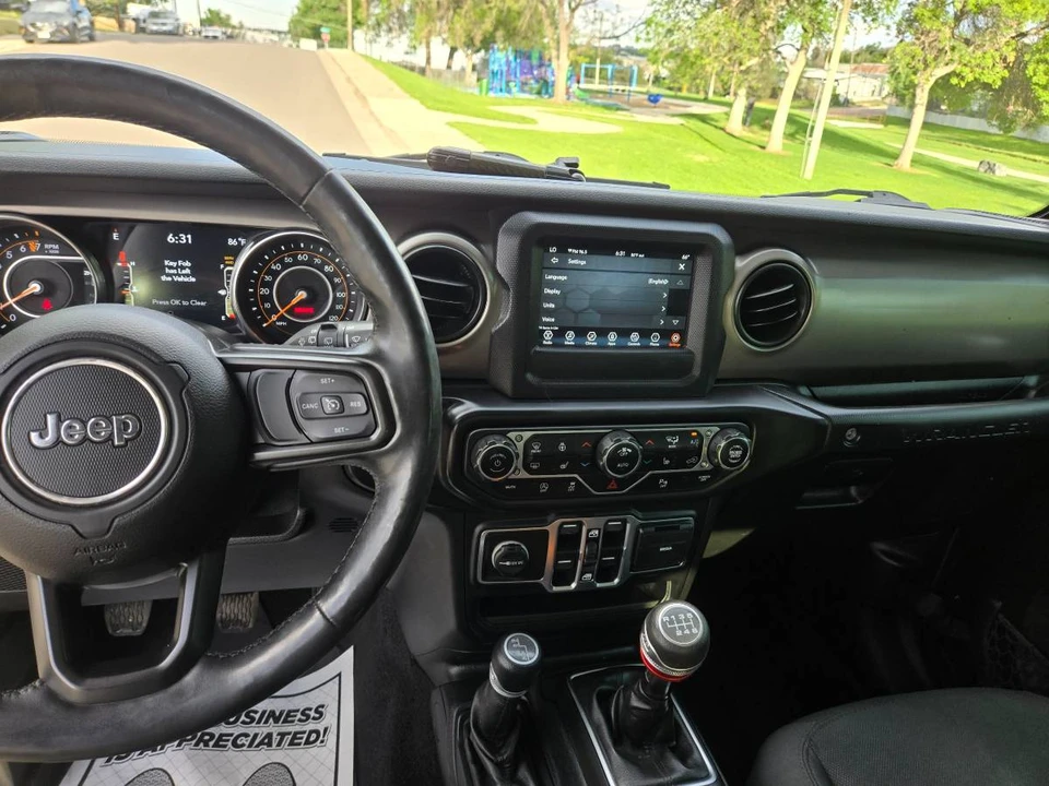 2020 Jeep JL Wrangler - Image 14 of 15