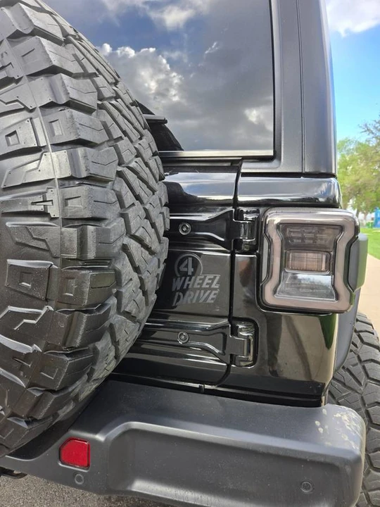 2020 Jeep JL Wrangler - Image 5 of 15