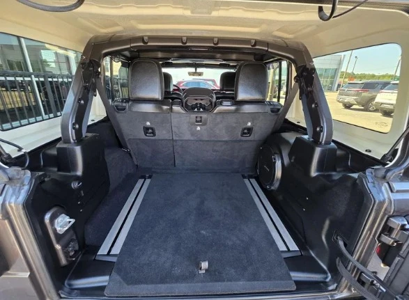 2020 Jeep JL Wrangler - Image 10 of 12