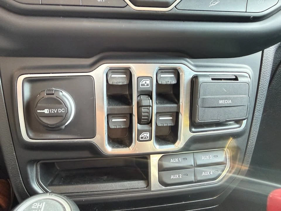 2020 Jeep JL Wrangler - Image 10 of 20