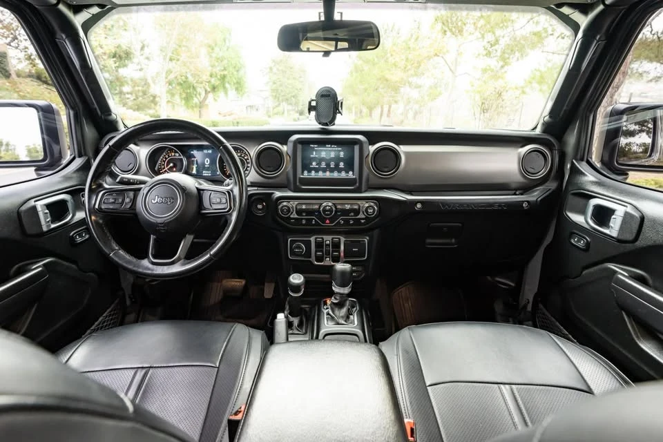 2020 Jeep JL Wrangler - Image 3 of 3