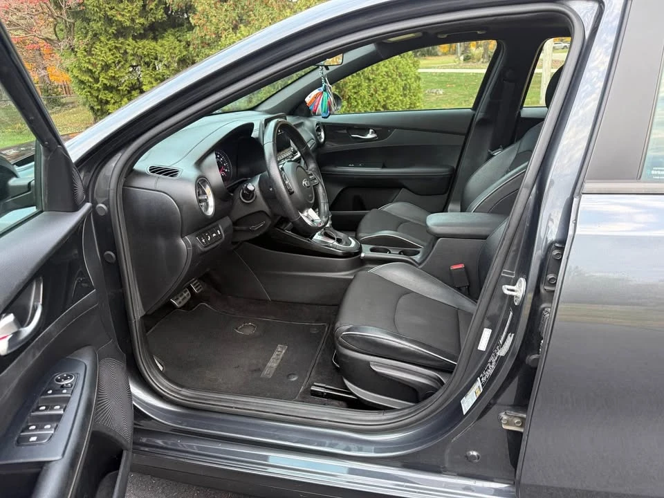 2020 Kia Forte - Image 8 of 10