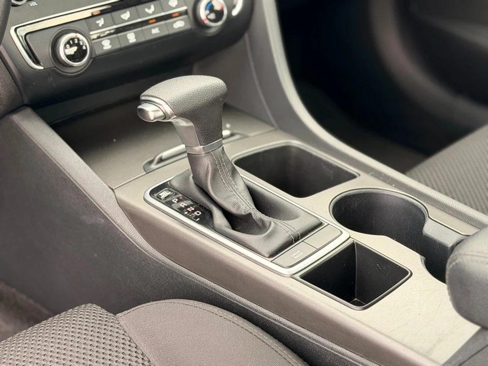 2020 Kia Optima/K5 - Image 16 of 21