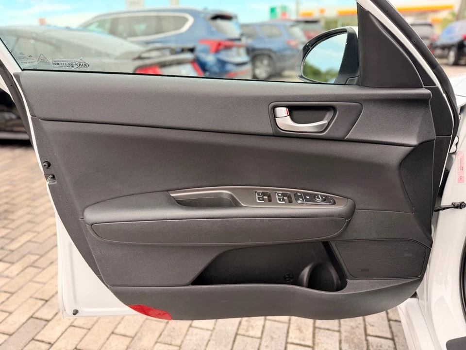 2020 Kia Optima/K5 - Image 9 of 21