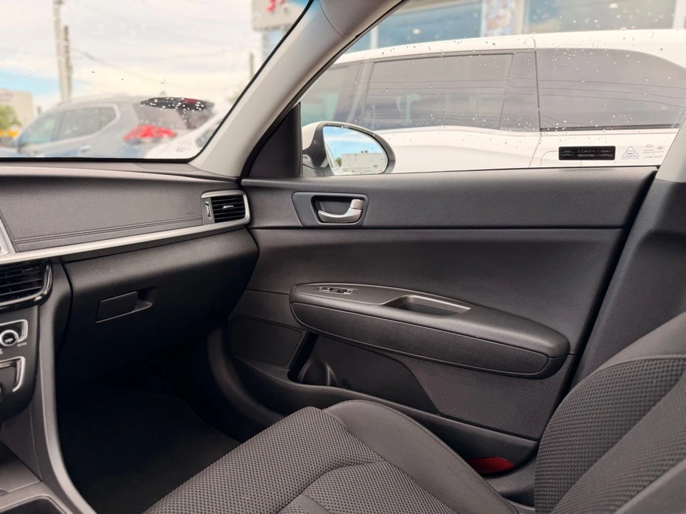 2020 Kia Optima/K5 - Image 17 of 21