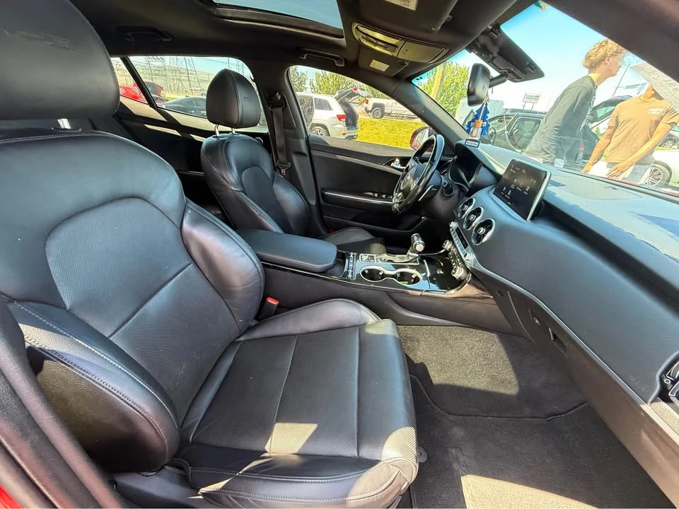 2020 Kia Stinger - Image 10 of 20