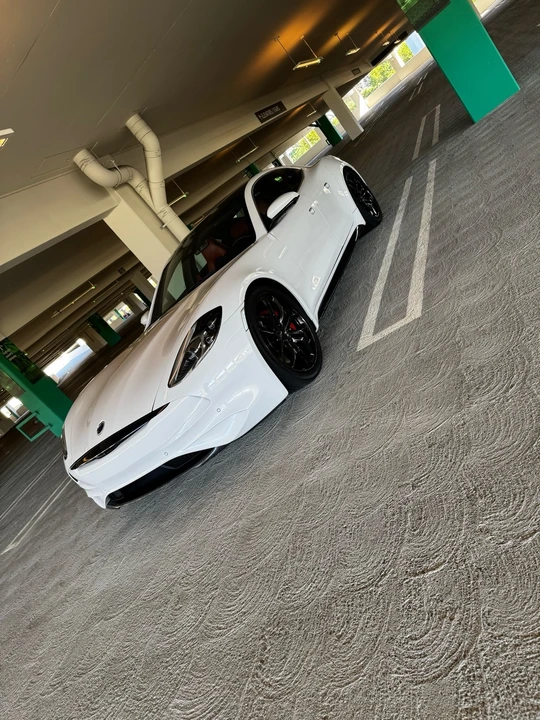 2020 Karma Revero - Image 5 of 21