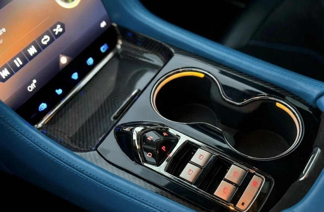 2020 Karma Revero - Image 11 of 14