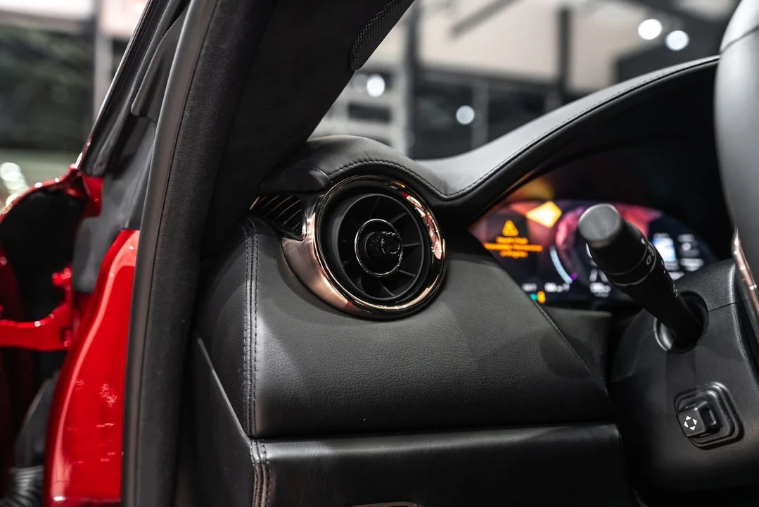 2020 Karma Revero - Image 8 of 21