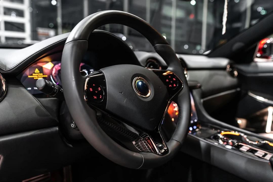 2020 Karma Revero - Image 10 of 21