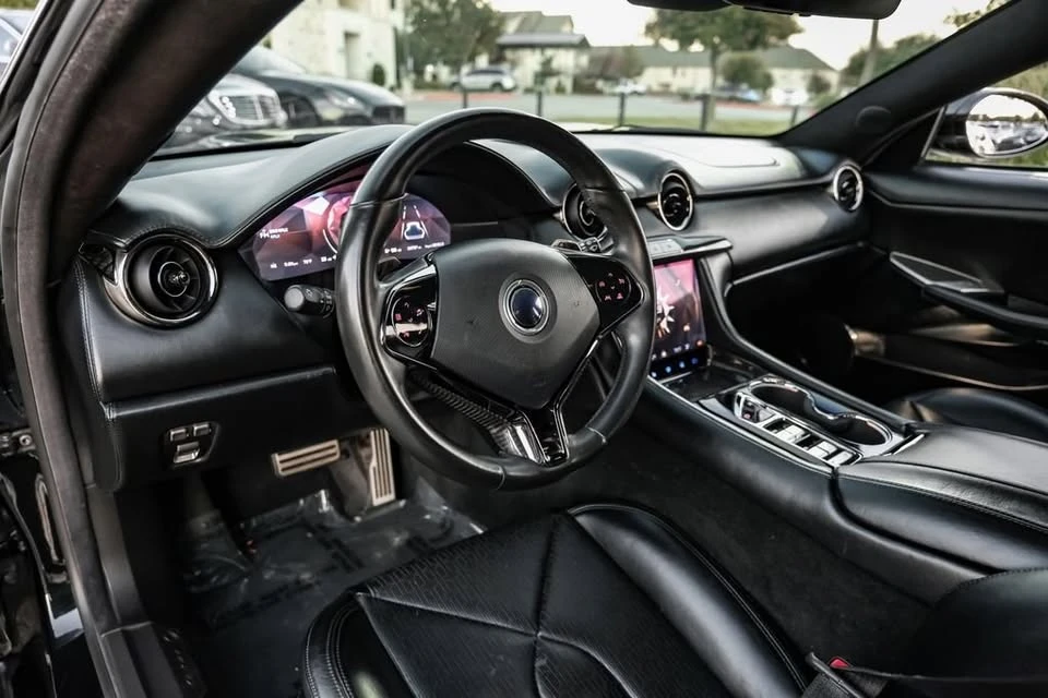 2020 Karma Revero - Image 11 of 20