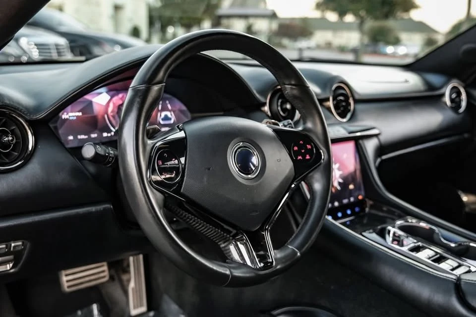 2020 Karma Revero - Image 14 of 20