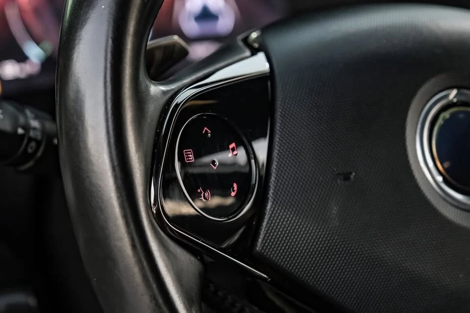 2020 Karma Revero - Image 15 of 20