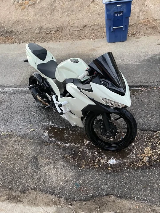 2020 Kawasaki Ninja - Image 2 of 4