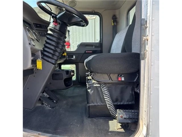 2020 Kenworth T370 - Image 8 of 21