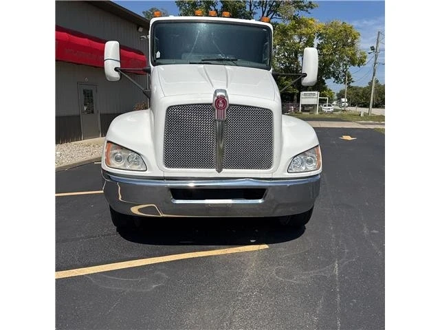 2020 Kenworth T370 - Image 9 of 21