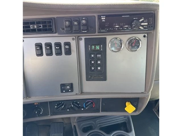 2020 Kenworth T370 - Image 16 of 21