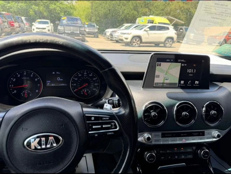 2020 Kia Stinger GT - Image 10 of 14