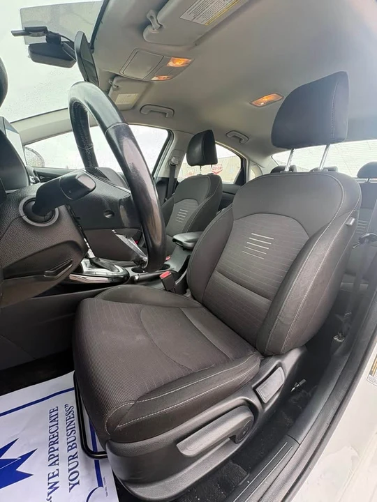 2020 Kia Forte - Image 8 of 12