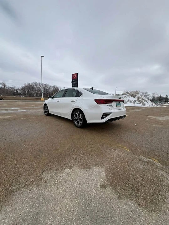 2020 Kia Forte - Image 5 of 12